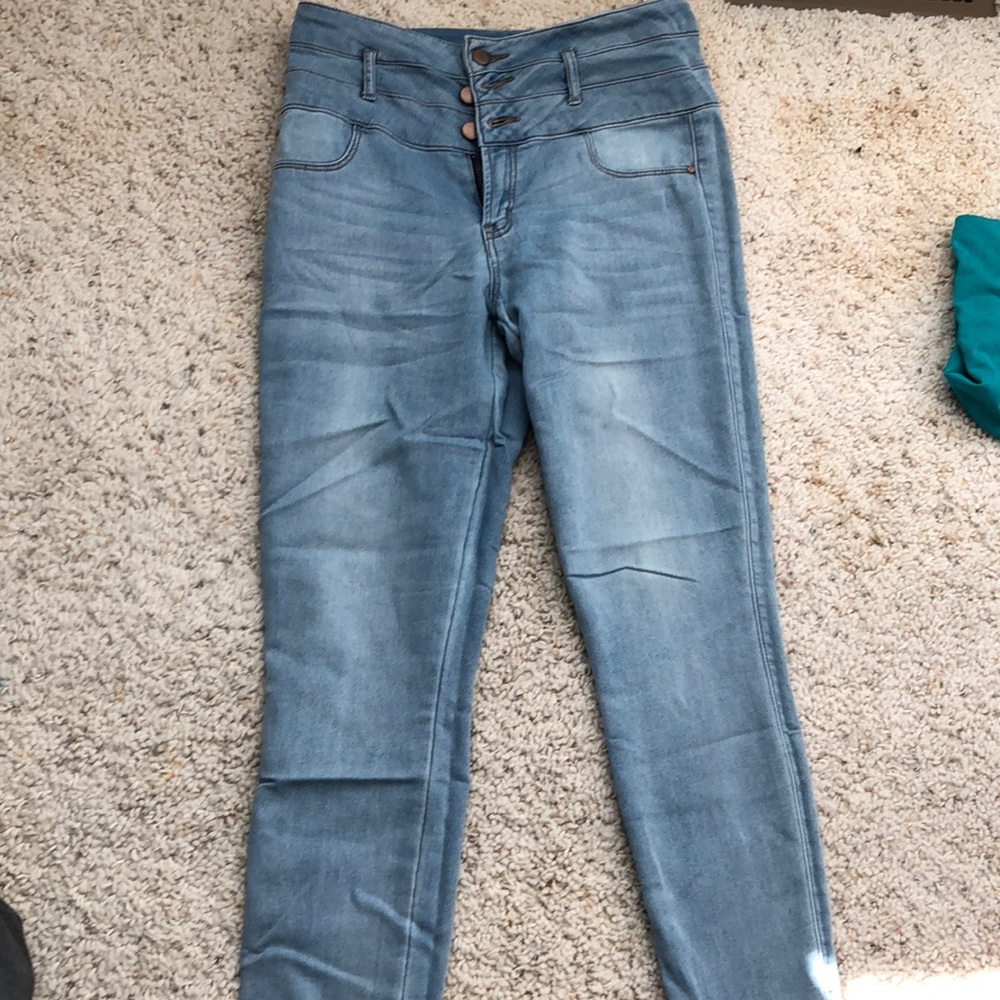 High-waisted jean!